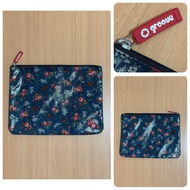 Forwarding A groove Bag Floral Pattern Size 11.5 x 8.5 Inches