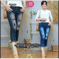 Jenner Ripoed 7/9 Jeans. 7/9 Ripped Stretch Jeans. Rawis Jeans
