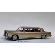 1:18 KENGFAI MERCEDES BENZ PULLMAN CHAMPAIGN GOLD