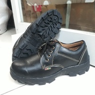 Sepatu Safety Pria sol karet KING JOGGER Berkualitas Harga Terjangkau Ujung Besi king kingsteel che