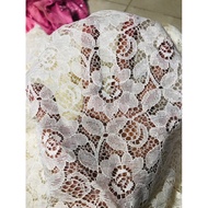 Cream lace size 1,55m x 2m