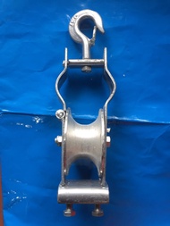 Ròng rọc nhôm đường kính 150 x60 chịu lực 1 tấn. Buli nhôm dành cho xây lắp điện chịu lực 1000kg