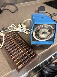 藍色電動刨筆器 + 木算盤 免費