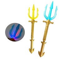 ซูเปอร์ฮีโร่ ของเล่น อควาแมน อะควาแมนตรีศูล ของ ดาวเนปจูนเด็กของเล่นคอสเพลย์แสงเสียงอาวุธ P Rop 57 เ