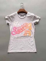 全新英國Superdry極度乾燥女裝灰色短袖T恤上衣shirt top tee 胸前經典印花設計Hollister HCO A&F Abercrombie & Fitch AF AEO