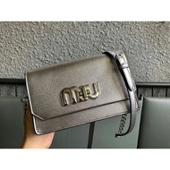 MIUMIU5BH077#原版*** Imported Madelas Goat Leather, Chain and Cowhide Stitching Adjustable Detachable 