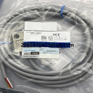 Fast Delivery D4C-3432 D4C-3232 D4C-3201 D4C-3331 D4C-3332 D4C-3324 Limit Switch Has In Stock