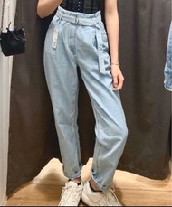 Uniqlo淺藍色復古高腰牛仔褲