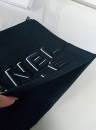 ❤️ Chanel 贈品 立體綉字 黑色 手拿包 化妝袋 A4 Size