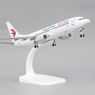 1: 200 Boeing 737 Alloy Airplane Model Simulation with Jewelry Collection