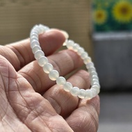 Myanmar white jade jade necklace.