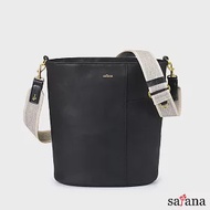 satana - Leather 心革調簡約水桶包 - 黑色