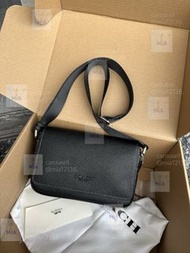 COACH 蔻馳 Jack 22 男款 翻蓋郵差包  單肩包 斜挎包