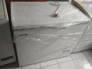 CHEST FREEZER 300 LITER BEKAS