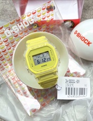 Casio G-shock นาฬิกาข้อมือชาย สายเรซิน  รุ่น DW-5600 DW-5600BB-1 DW-5600SK-1 DW-5600SB-2D DW-5600BWP