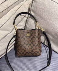 全新包郵Coach蔻馳Town21老花水桶包 香港現貨/順豐配送 經典款閒置包包