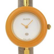 二手 Gucci 11/12 鍍金石英錶，白色錶盤，可更換錶圈，非常適合女性佩戴。
