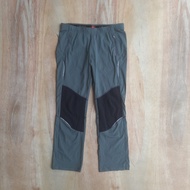 celana gunung outdoor Lafuma warna hijau size 33
