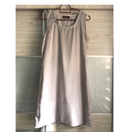 Sleeveless grey dress