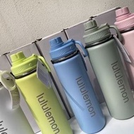 lululemon 不鏽鋼運動水壺，710ml 大容量