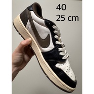 [2nd Hand Shoes] Sneakers (40 25 cm)