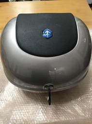 旭東Piaggio Vespa 意大利 ET8原裝黑色靠背尾箱