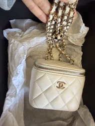 Chanel 白色金球盒子 齊單齊盒 98%new