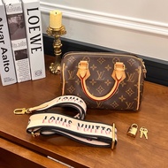 LV M46234/晶片款 老花SPEEDY 20 肩背包 黑背帶