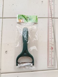 刨皮去皮都刮皮刀刨絲器批皮水果去皮利刃 刀具工具廚房用具煮食用品水果生果盤食物食材土豆薯仔去皮刀具不銹鋼刀片金屬 全新有包裝膠袋輕便巧簡約手把light Stainless steel blade m