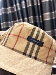 Burberry 漁夫帽