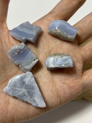 原礦帶皮藍紋瑪瑙原石 $15/粒 有石紋礦缺介意勿拍 2.2*1*1cm Blue Laced Agate Raw Stone $15/each