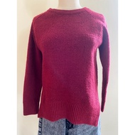 Second-hand women's sweaters selected October08
