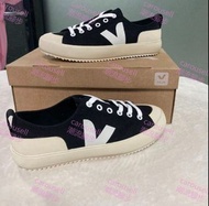 VEJA Nova 時尚板鞋 黑白色波鞋