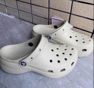 💗新款Crocs洞洞鞋卡洛馳雲朵厚底女鞋輕便時尚涼鞋香港現貨36-45碼