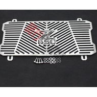KAWASAKI Z650 /NINJA 650 RADIATOR COVER