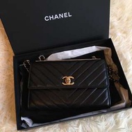 Chanel trendy woc 黑色山形紋金鏈皮夾