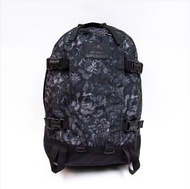 Gregory all day daypack backpack 22L 黑花 Black Tapestry

背囊