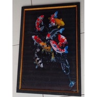 lukisan cetak ikan koi dan gelas plus Bingkai ukuran 65×45