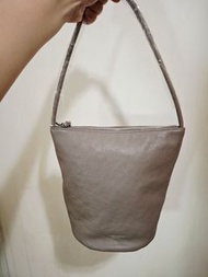 Bucks and leather 韓國水桶包(大象灰)