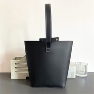 Postage Estee Lauder spring black envelope handbag portable hand bag bag storage bag