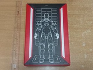 last T 全新未開封 外盒有傷 中動玩具 Marvel Avengers Iron Man 3 復仇者聯盟 鐵甲奇俠 格納庫 行版 紙盒 Size : 15 x 10 x 22cm (H)