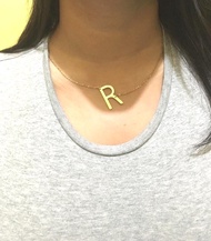 Lan’z Kalung Liontin Huruf R Titanium Anti Karat ( emas)