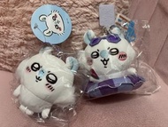 全圖2隻🔥最新🔥 飛鼠小腳吊飾+ 水泡盲抽刺繡徽章襟章 Chiikawa 景品S娃usagi 睡衣派對水旅館小桃小腳地區限定風獅薩栗子饅頭掛飾玩具Nagano Joke bear 自嘲日燒黑熊節分限定
