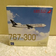1:400 上海航空 Shanghai Airlines Star Alliance 767-300 飛機模型