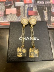 Vintage Chanel 壓克力方型垂吊式耳環