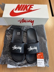 NIKE x STUSSY Benassi