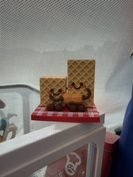 嘉頓 限量版 盲盒 威化餅 buddiesCute wafer biscuit figurine with peanut characters