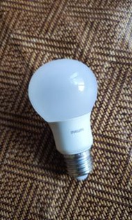 Philips LED 燈泡 7w 6500k
