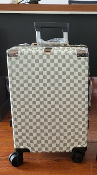 Checkered Wheel Travel Luggage 24 Inch