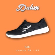 Dulux CQ 082 Rubber Shoes